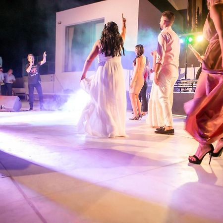 Oikos Boutique Residences Platíesz Kültér fotó